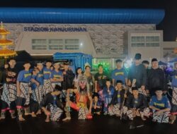 Kelompok Jaran Kepang Satrio Putra Arema Cemorokandang Malang Mendapatkan Bantuan Gamelan Panjak dari Universitas PGRI Banyuwangi