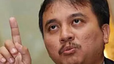 profil-lengkap-roy-suryo:-dari-pakar-telematika,-eks-menpora,-hingga-sosok-paling-kontroversial-di-tanah-air