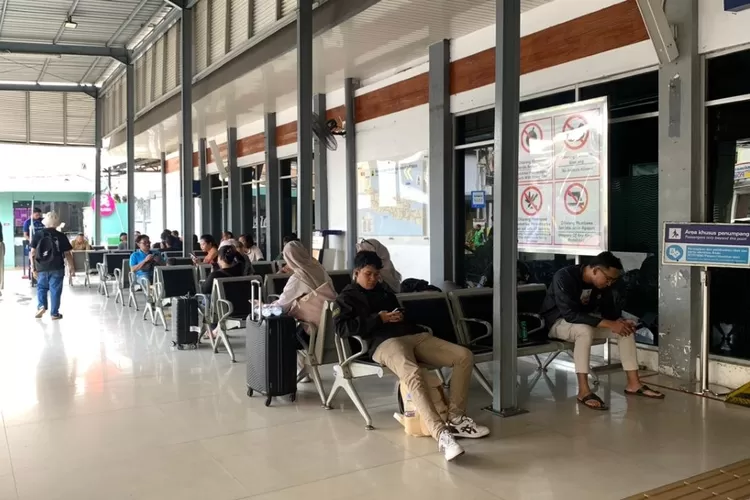 anjlokan-kereta-api-barang-aksa-cargo,-kai-sampaikan-permohonan-maaf-dan-update-penanganan