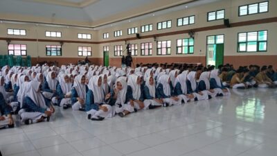 program-brus-dibuka,-457-pelajar-man-2-dan-ma-raudhatul-thalabah-ikuti-penguatan-karakter-remaja