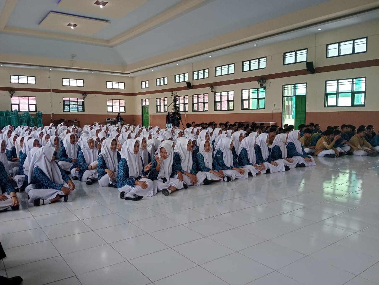 program-brus-dibuka,-457-pelajar-man-2-dan-ma-raudhatul-thalabah-ikuti-penguatan-karakter-remaja