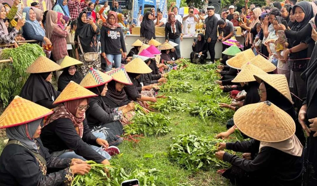 angkat-kearifan-lokal,-banyuwangi-gelar-lomba-unting-unting-sayur-kangkung
