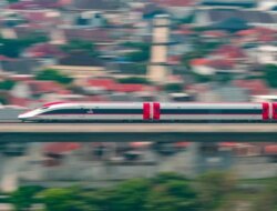 Kereta Cepat Whoosh Tertekan Utang, Pakar Minta Pemerintah Bentuk BUMN Infrastruktur Baru