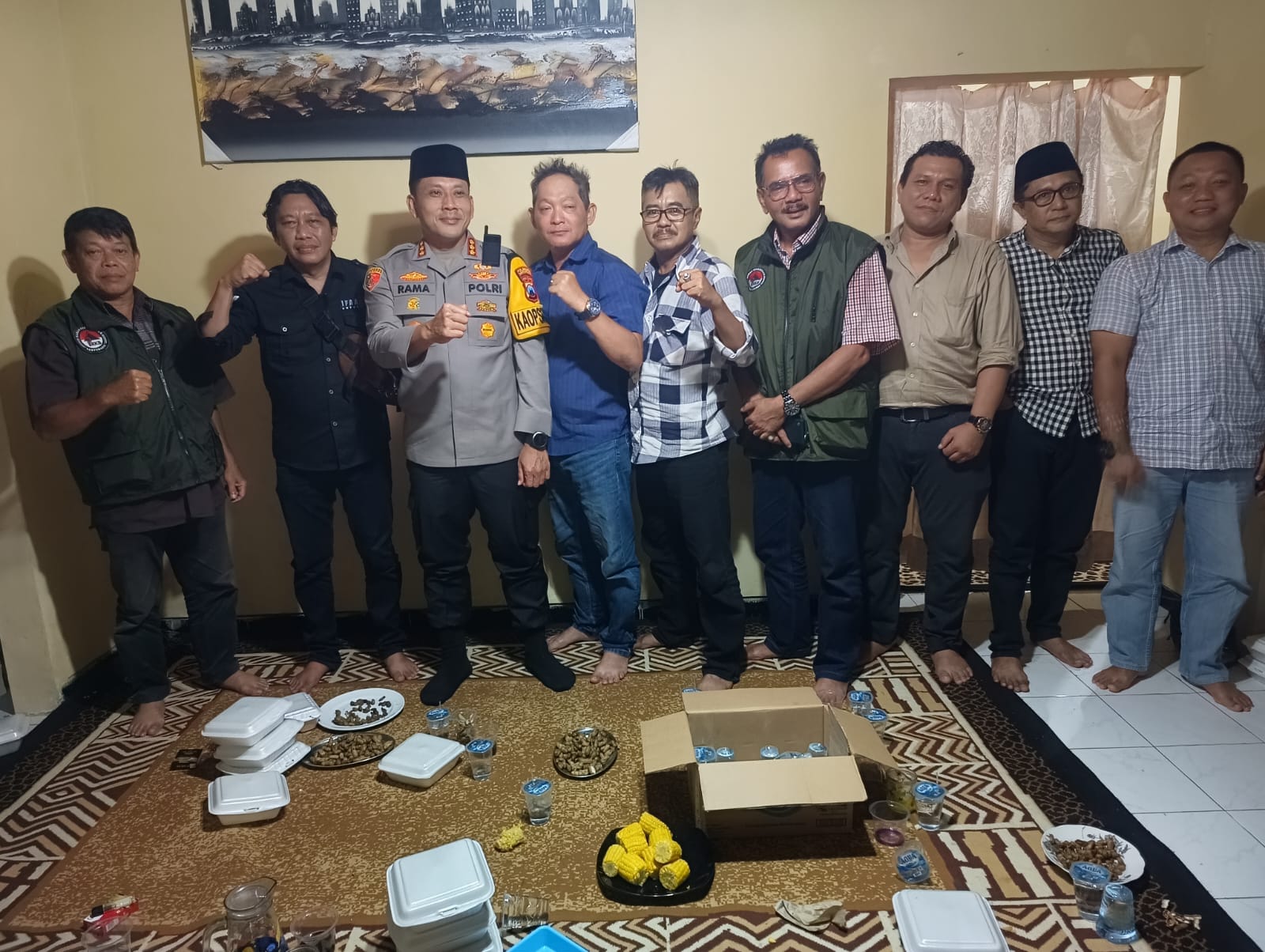 perkuat-satkamling,-kapolresta-resmikan-pos-kamling-merah-putih-di-krajan-sempu