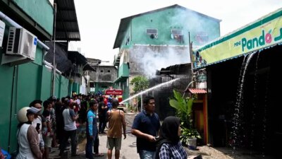 gas-elpiji-bocor,-gudang-perabotan-dekat-ponpes-adz-dzikra-banyuwangi-terbakar
