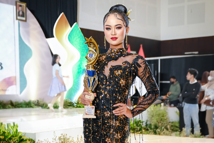 jejak-langkah-meylanie-nabilla,-gali-potensi-daerah-lewat-modeling-dan-pesona-batik-–-times-banyuwangi