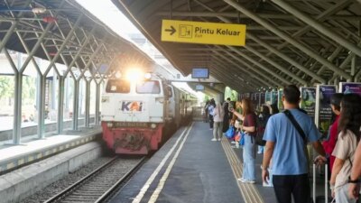 jalur-mesigit-surabaya-pasarturi-pulih,-semua-perjalanan-kereta-api-kembali-berjalan-lancar