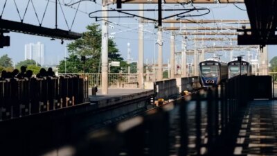 mrt-jakarta-terganggu-pohon-tumbang,-524-penumpang-dievakuasi-dan-layanan-berangsur-normal