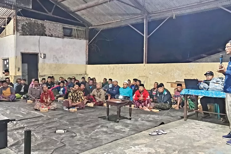 warga-lereng-gunung-raung-dapat-sosialisasi-mitigasi-erupsi,-ppga-ingatkan-status-waspada-level-ii-masih-berlaku