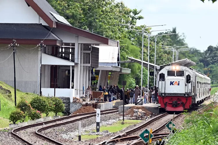rute-kereta-dari-banyuwangi-kian-padat,-keterlambatan-meningkat-akibat-single-track-dan-lonjakan-armada