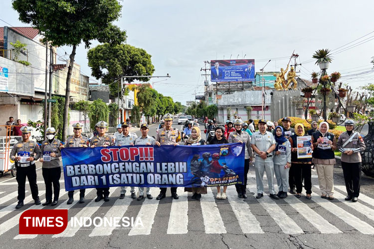 operasi-zebra-semeru-2025,-satlantas-polresta-banyuwangi-beri-edukasi-dan-‘teguran-manis’-–-times-banyuwangi