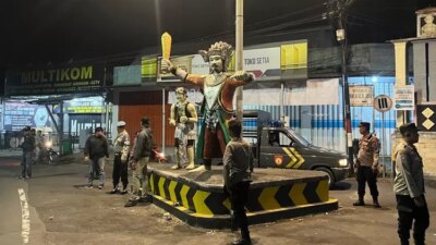 vandalisme-di-cluring-gegerkan-warga,-polsek-cluring-dan-polresta-banyuwangi-gelar-patroli-besar-besaran