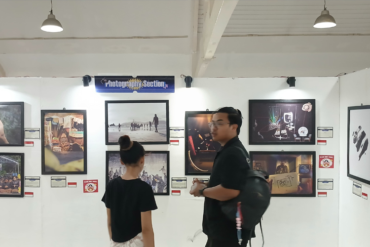 sinestesia-vol-8,-dkv-unesa-hadirkan-enam-karya-mancanegara-di-ajbs-home-centre-–-times-banyuwangi