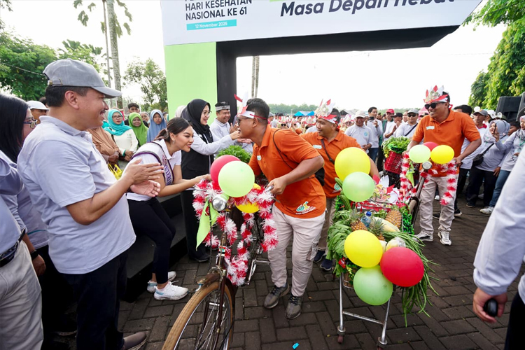 hkn-ke-61,-pemkab-banyuwangi-bagikan-resep-panjang-umur-lewat-parade-gaya-hidup-sehat-–-times-banyuwangi