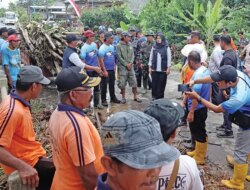 Bupati Ipuk Tinjau Banjir dan Longsor di Banyuwangi: Perintahkan Normalisasi Sungai dan Perbaikan Drainase