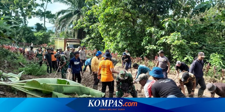 curah-hujan-tinggi-sebabkan-longsor-dan-putus-akses-desa-di-banyuwangi