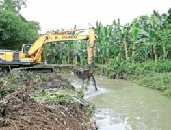 Normalisasi Sungai Bagong Banyuwangi Dikebut, Alat Berat Dikerahkan untuk Cegah Banjir Berulang