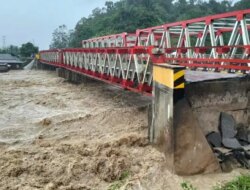 Banjir dan Longsor di Tapanuli Selatan Tewaskan 8 Warga, Ribuan Mengungsi: Cuaca Ekstrem Dipicu Siklon Tropis