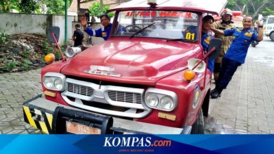 mengenal-mobil-pemadam-“si-jago-merah”-yang-setengah-abad-temani-pengabdian-damkarmat-banyuwangi
