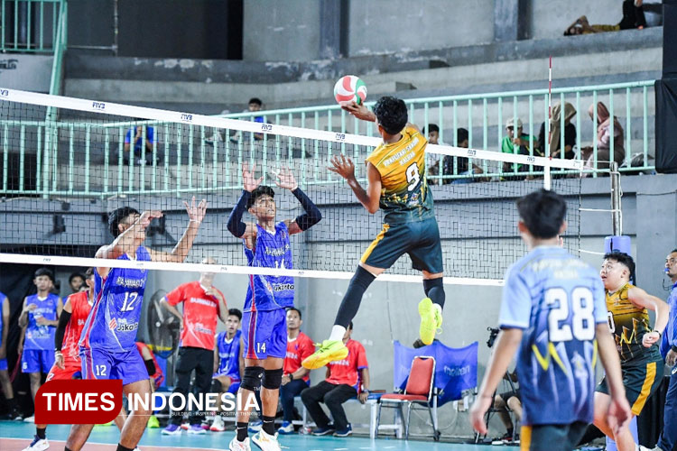 kejurnas-voli-antarklub-u-19-2025,-juara-bertahan-putra-bharata-muda-lolos-ke-16-besar-–-times-banyuwangi