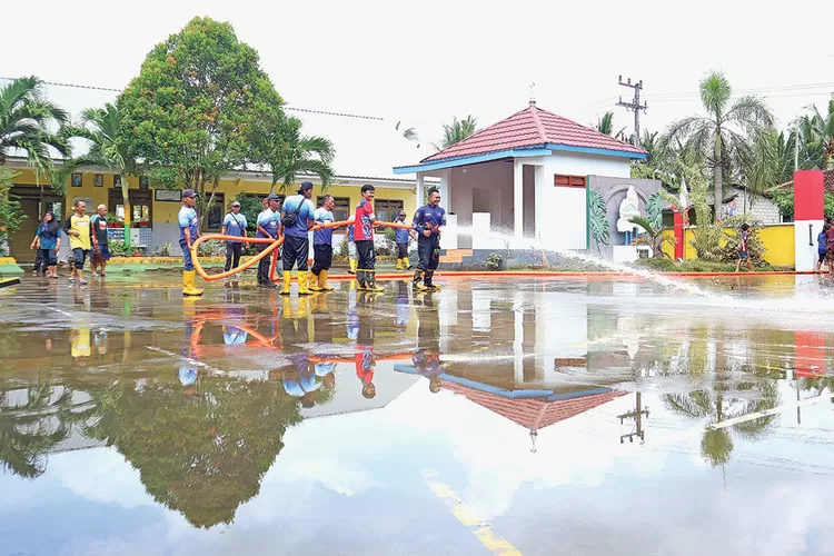 1.081-kk-terdampak-banjir-di-banyuwangi:-tiga-kecamatan-terendam