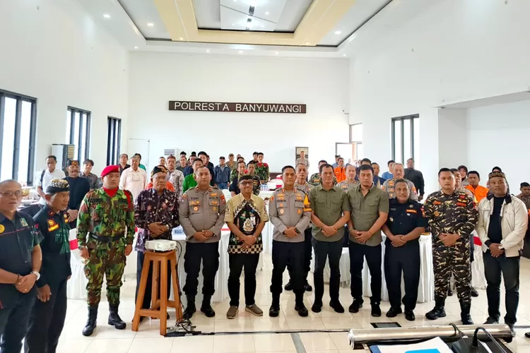 polresta-banyuwangi-perkuat-pokdar-kamtibmas-untuk-wujudkan-keamanan-partisipatif-dan-dukung-pariwisata