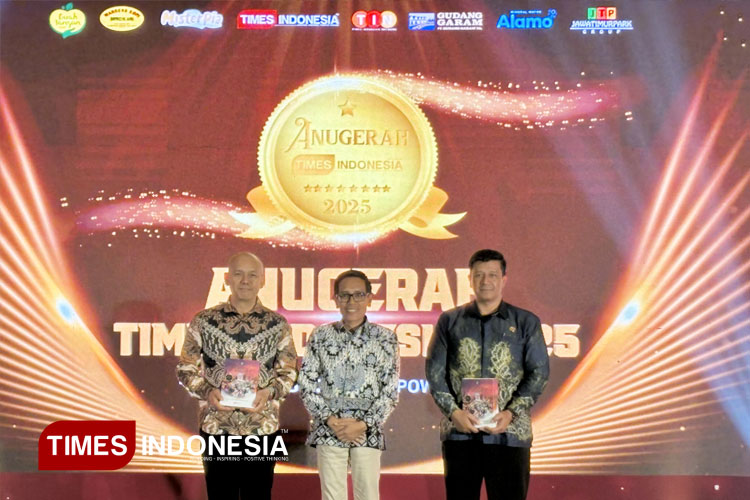 times-indonesia-serahkan-buku-discover-disaster-kepada-bpbd-se-malang-raya-–-times-banyuwangi