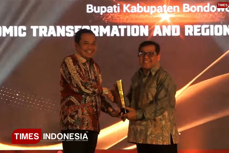 bupati-bondowoso:-anugerah-times-indonesia-2025-memacu-lahirnya-inovasi-pelayanan-publik-–-times-banyuwangi