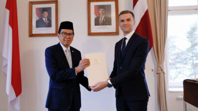 indonesia-resmi-mengangkat-konsul-kehormatan-baru-di-latvia-–-times-banyuwangi