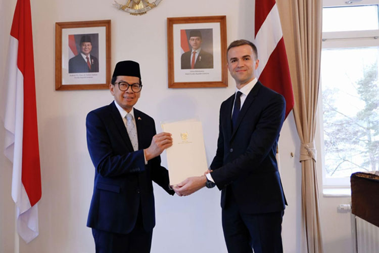 indonesia-resmi-mengangkat-konsul-kehormatan-baru-di-latvia-–-times-banyuwangi