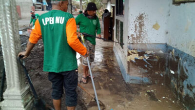 lpbi-pcnu-kota-malang-gerak-cepat-ke-supiturang,-dua-hari-membersamai-warga-pasca-erupsi-semeru-–-times-banyuwangi