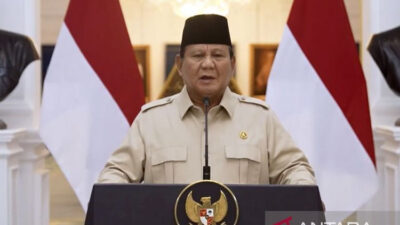 prabowo-targetkan-288-ribu-sekolah-di-indonesia-terpasang-layar-interaktif-digital-pada-januari-2026-–-times-banyuwangi