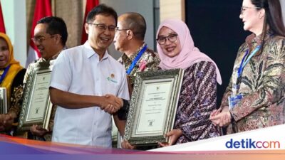 banyuwangi-raih-penghargaan-stbm-&-swasti-saba-dari-kemenkes