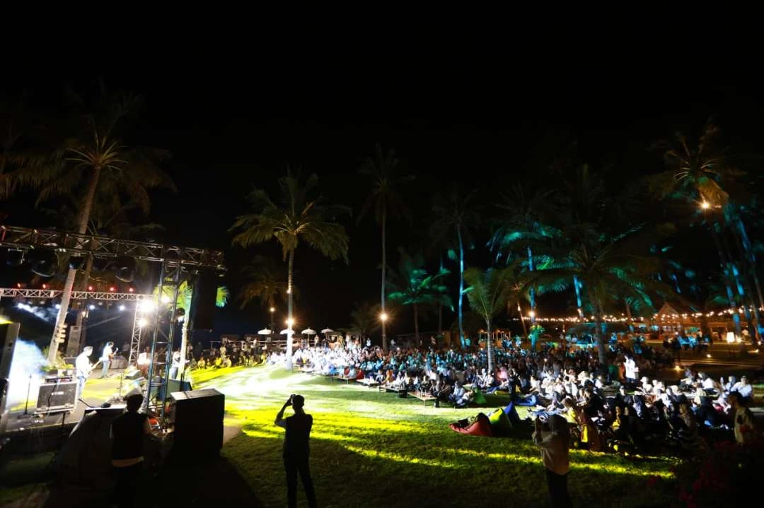 meiska-dan-donnie-sibarani-pukau-penonton-dalam-konser-musik-seamphony