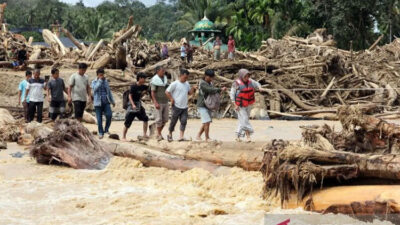 bnpb-perintahkan-operasi-sar-24-jam-di-sumut,-42-warga-masih-hilang-diterjang-banjir-dan-longsor-–-times-banyuwangi