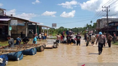 bantuan-logistik-bnpb-dan-presiden-prabowo-tiba-di-aceh,-helikopter-tni-polri-dikerahkan-untuk-daerah-terisolir-–-times-banyuwangi