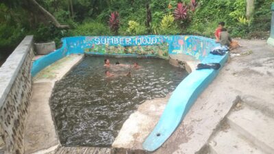 sumber-mojo-jadi-tempat-liburan-favorit-anak-anak-di-sumberkencono