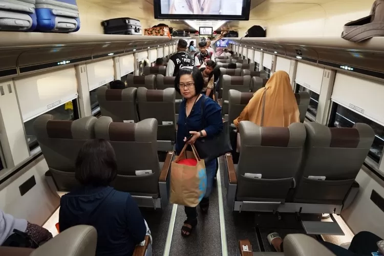kai-tambah-35-trainset-kereta-stainless-steel-new-generation-baru,-perkuat-operasi-angkutan-nataru-kereta-api