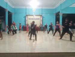 Semangat Tanpa Batas, Anak-Anak Asah Jurus Bela Diri di Balai Desa Bajulmati