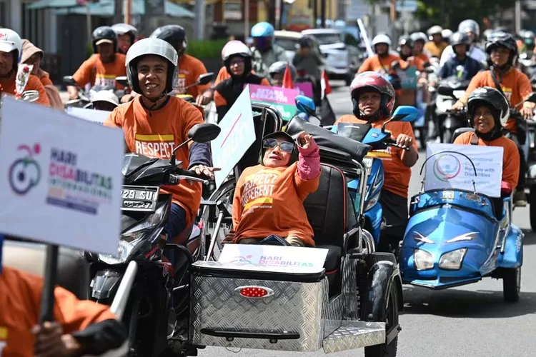 puluhan-difabel-konvoi-kendaraan-bermotor-kampanye-inklusivitas-di-banyuwangi