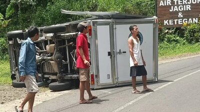 mobil-box-program-makan-bergizi-gratis-terguling-di-kalibendo,-distribusi-mbg-tetap-berjalan-–-radar-banyuwangi