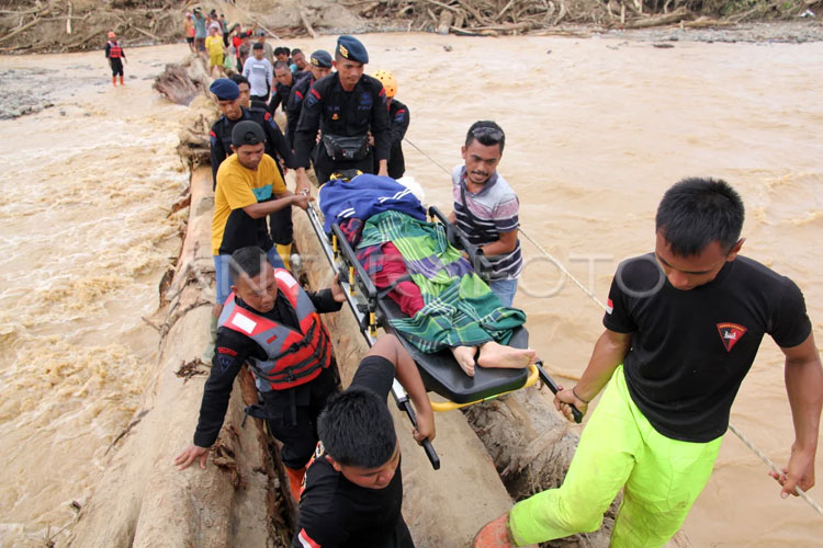 korban-banjir-dan-longsor-sumatra-capai-744-jiwa,-pemerintah-percepat-pemulihan-–-times-banyuwangi