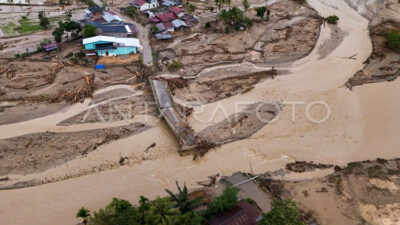 pemerintah-pastikan-penanganan-bencana-berlanjut,-huntara-hingga-bantuan-udara-digencarkan-–-times-banyuwangi
