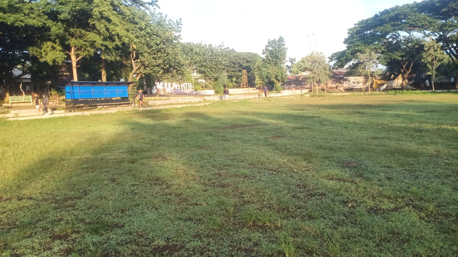 jogging-trek-rth-bajulmati-diserbu-warga-pagi-hari-–-sampah-bers