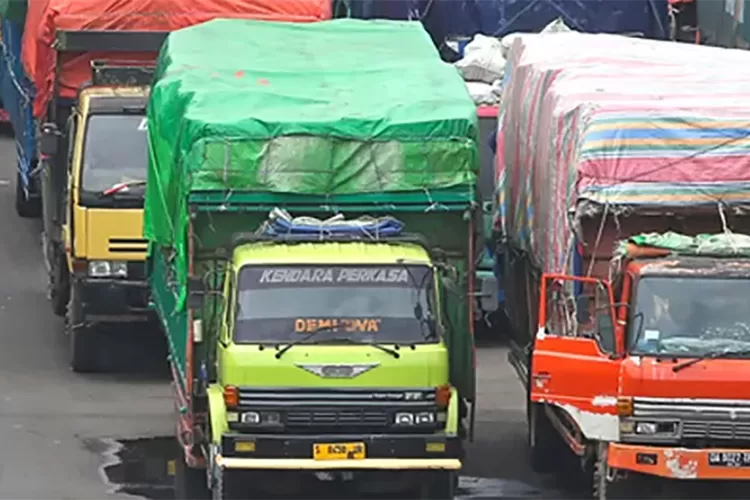 daftar-jenis-kendaraan-dilarang-lewat-ruas-tol-ini-selama-libur-natal-2025-dan-tahun-baru-2026,-catat-tanggalnya!