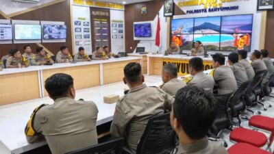polresta-banyuwangi-gelar-anev-bhabinkamtibmas-untuk-pengamanan-nataru-2025