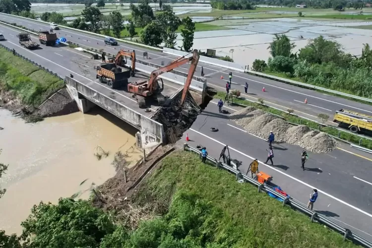 tol-medan–kualanamu–tebing-tinggi-kembali-dibuka-dengan-skema-contraflow-usai-banjir,-jasa-marga-pastikan-aman-dilintasi