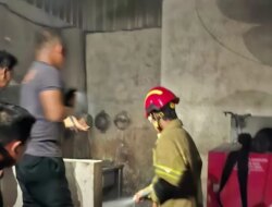 Warung di Muncar Terbakar Akibat Kompor Menyala, Kerugian Capai Puluhan Juta Rupiah