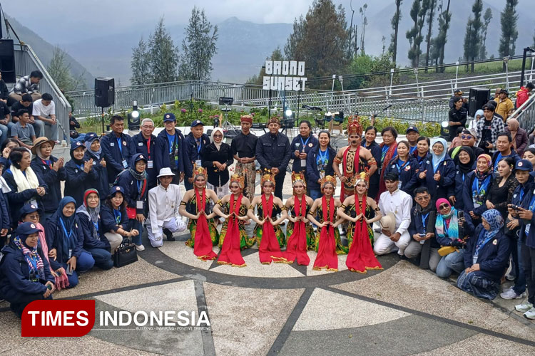 saat-bromo-sunset-&-culture-menyatukan-pemuda-asean-jepang-di-probolinggo-–-times-banyuwangi