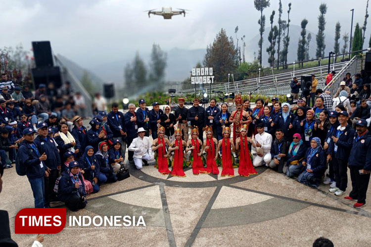 when-the-mist-meets-the-music:-youth-from-across-asean-japan-gather-on-the-slopes-of-bromo-–-times-banyuwangi